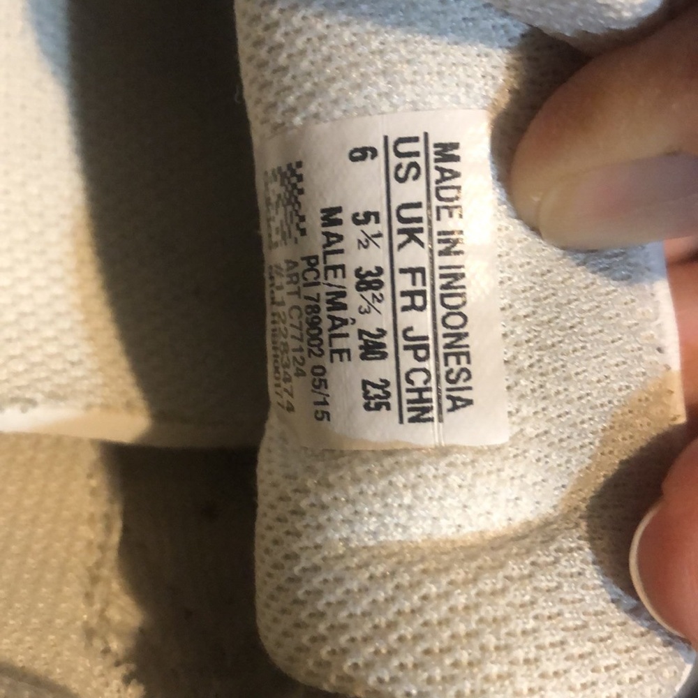 Adidas Tennis Shoes